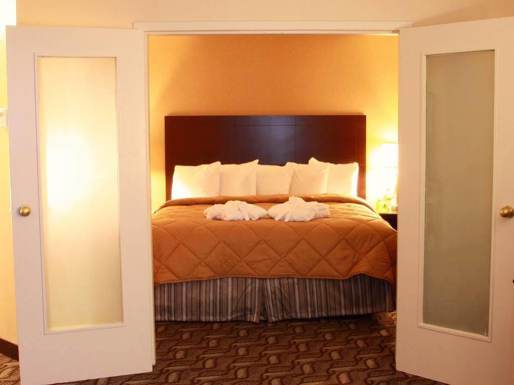 Comfort Inn & Suites Ambassador Bridge Windsor Luaran gambar